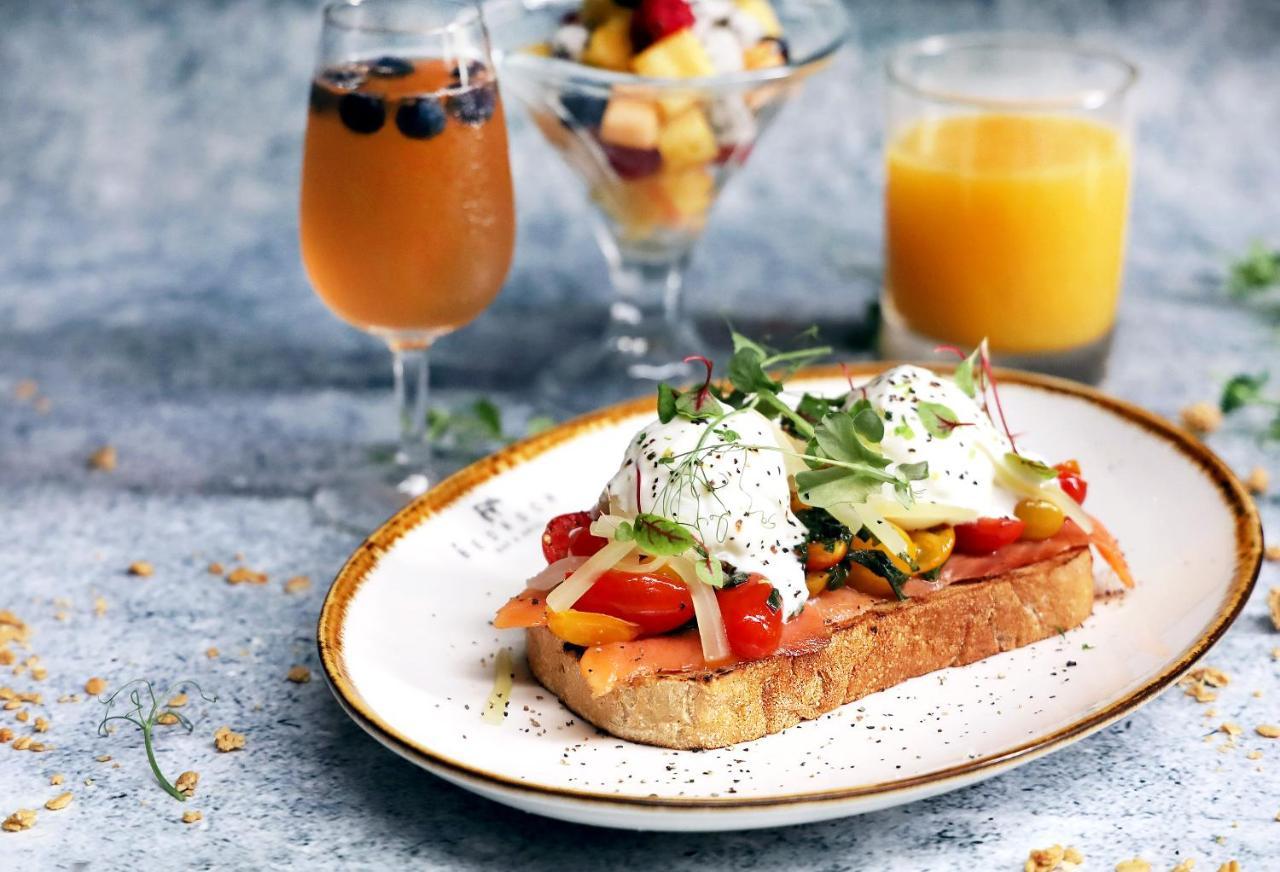 Oasia Resort Sentosa By Far East Hospitality Singapura Exterior foto Poached eggs on toast