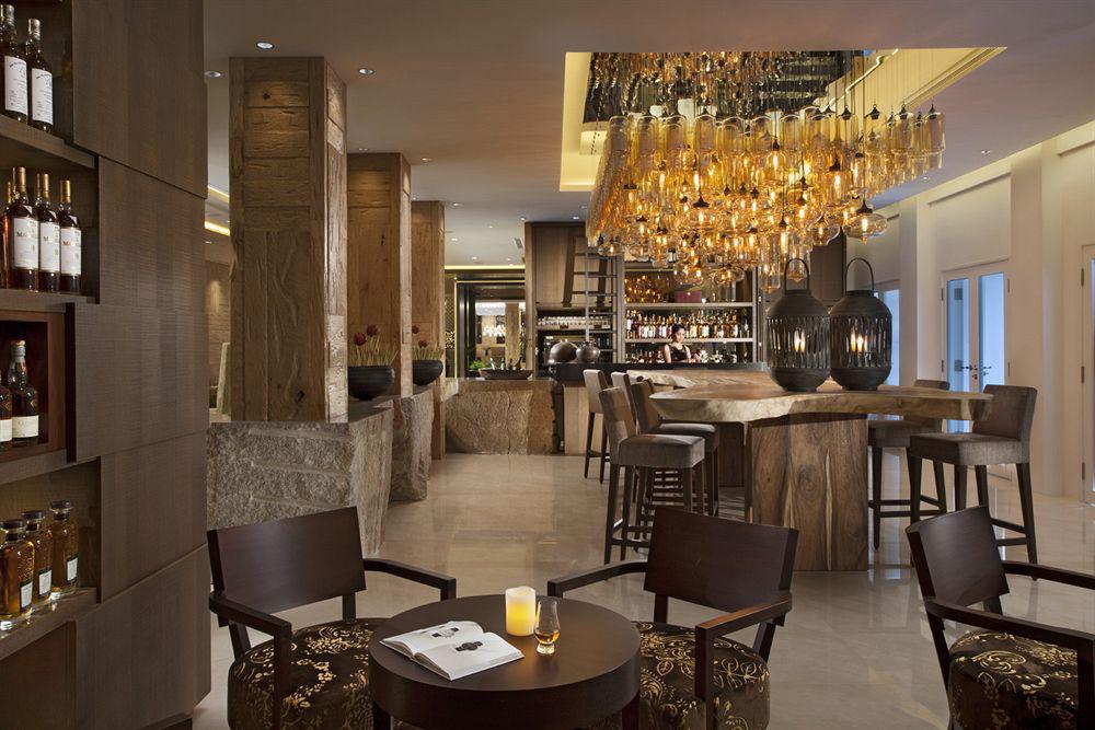 Oasia Resort Sentosa By Far East Hospitality Singapura Restaurante foto The bar at the hotel